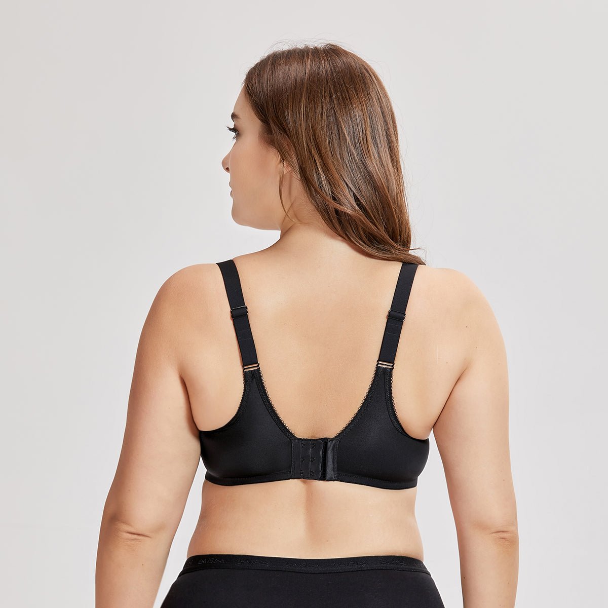 T Shirt Seamless Padded Underwire Black Full Coverage Bra   0cm