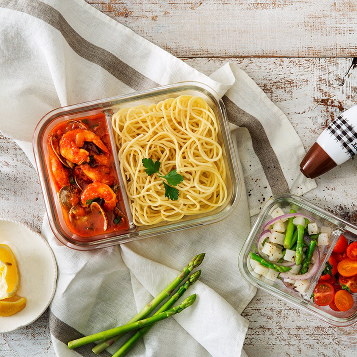 Two Compartment 930ml Microwave Oven Safe Navy Glass Lunch Box With Cutlery   0cm